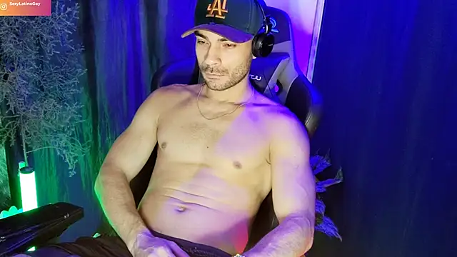 sexyboycolombi4 online show from March 17, 7:57 am