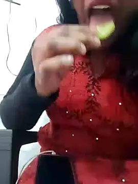 Snapshot of IslamicPimento chatting on December 21, 9:33 am IslamicPimento online show from December 21, 9:33 am