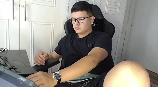 Plug Control online show from January 27, 7:03 pm