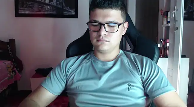 Plug Control online show from February 19, 9:14 pm