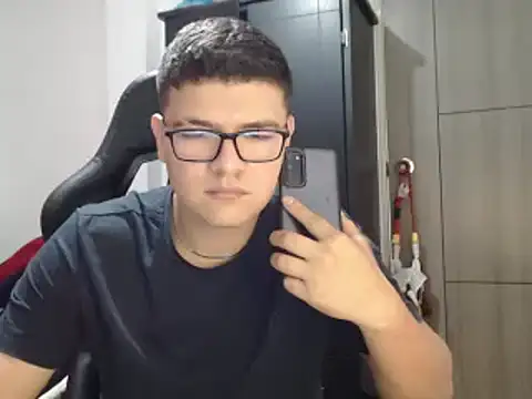 Plug Control online show from March 7, 5:17 pm