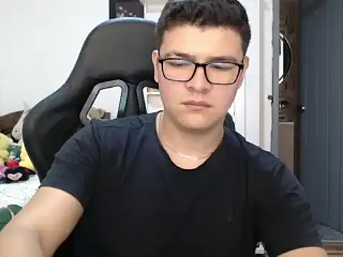 Plug Control online show from March 18, 4:37 pm