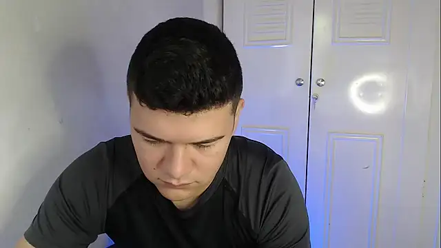 Plug Control online show from October 16, 2:07 pm