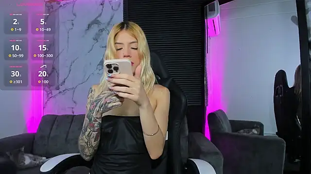 Courtney gonet online show from February 4, 12:11 pm