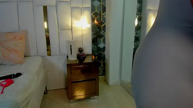 lia mariana online show from February 21, 1:12 pm