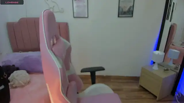 Amy joones online show from November 18, 12:31 pm