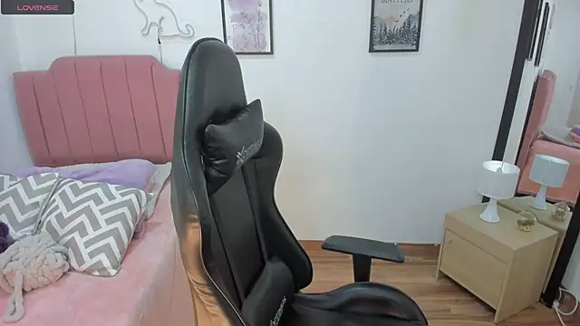 Amy joones online show from November 20, 12:38 pm