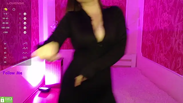 Snapshot of VerySweetKate111 chatting on October 14, 7:31 am VerySweetKate111 online show from October 14, 7:31 am