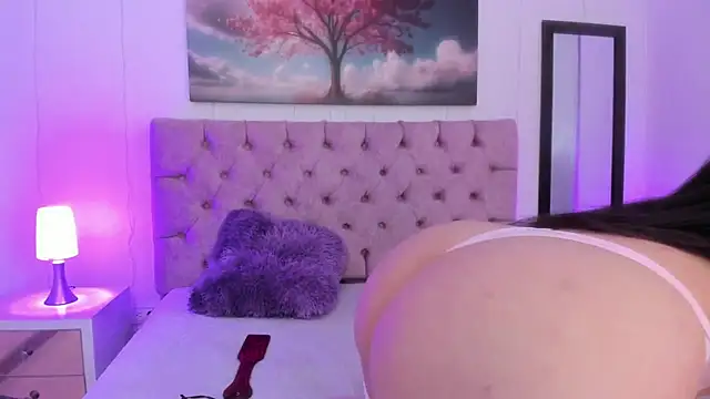 Julianaa Castro  online show from January 20, 11:56 am