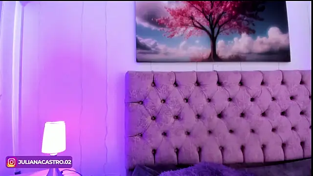 Julianaa Castro  online show from February 25, 6:09 pm