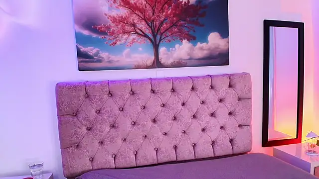 Julianaa Castro  online show from September 9, 12:59 pm