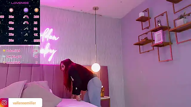 valeriee millerr  online show from December 9, 7:07 pm