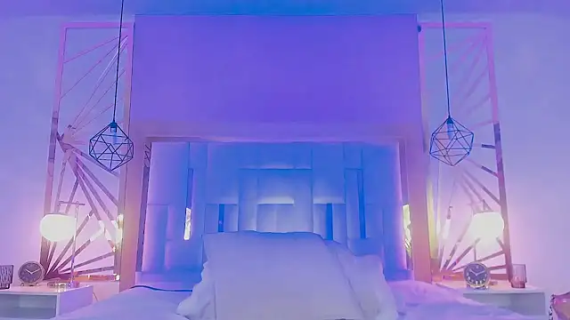 valeriee millerr  online show from January 13, 7:10 pm