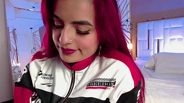 valeriee millerr  online show from October 23, 2:44 am