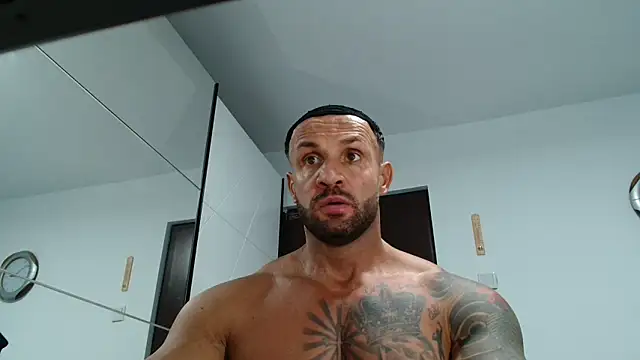 Snapshot of Magnificmuscles89 chatting on May 12, 11:51 am Magnificmuscles89 online show from May 12, 11:51 am