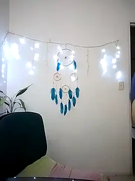 Snapshot of kristal_ktl chatting on November 28, 1:08 am kristal ktl online show from November 28, 1:08 am