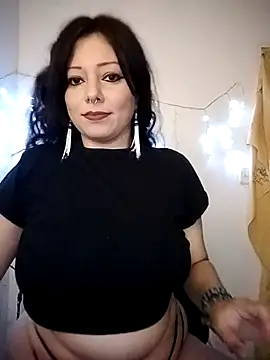 Snapshot of kristal_ktl chatting on December 3, 1:24 am kristal ktl online show from December 3, 1:24 am