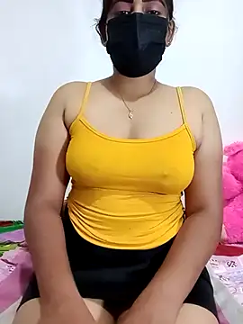 SLZAARA online show from December 1, 8:25 pm