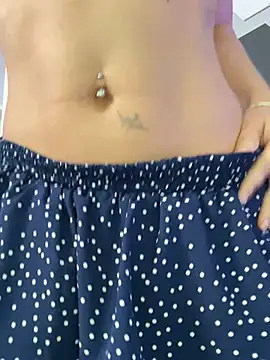 Snapshot of AnnikaRose chatting on June 5, 6:52 am AnnikaRose online show from June 5, 6:52 am