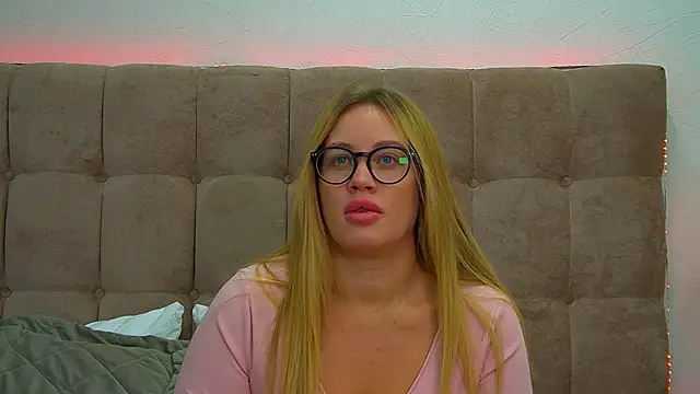 MariaNeumann online show from February 4, 6:25 am