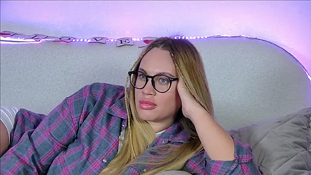 MariaNeumann online show from February 13, 9:41 am