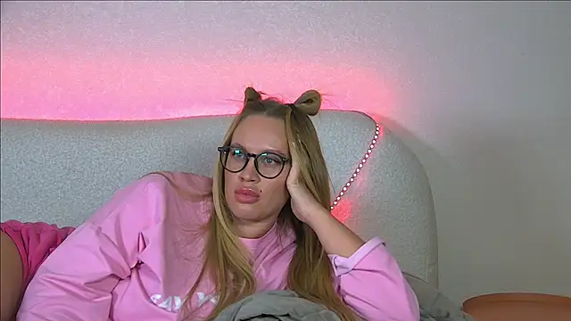 MariaNeumann online show from February 26, 10:15 am