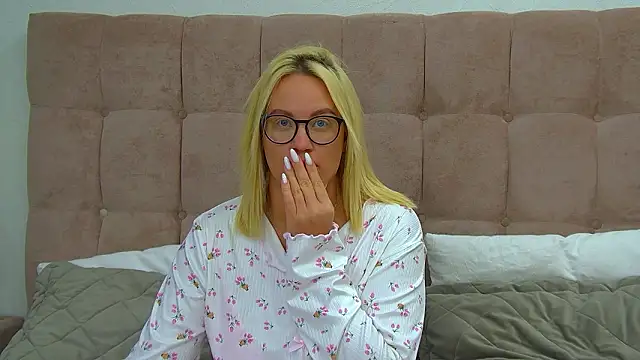 MariaNeumann online show from March 7, 6:38 pm