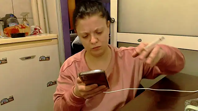 Snapshot of AdriannaLily chatting on January 15, 9:09 pm AdriannaLily online show from January 15, 9:09 pm