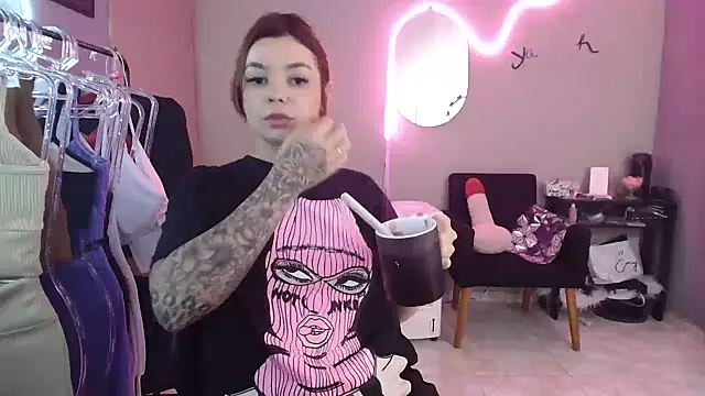 HotRuiva online show from December 27, 1:50 pm