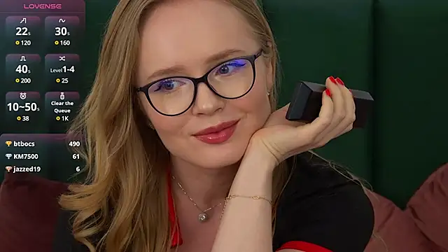 Chloe Richardson online show from February 27, 4:32 pm