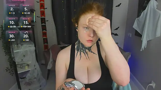 Cassie xKiss online show from October 31, 8:32 pm