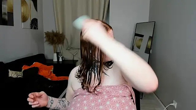 Cassie xKiss online show from April 15, 5:58 am