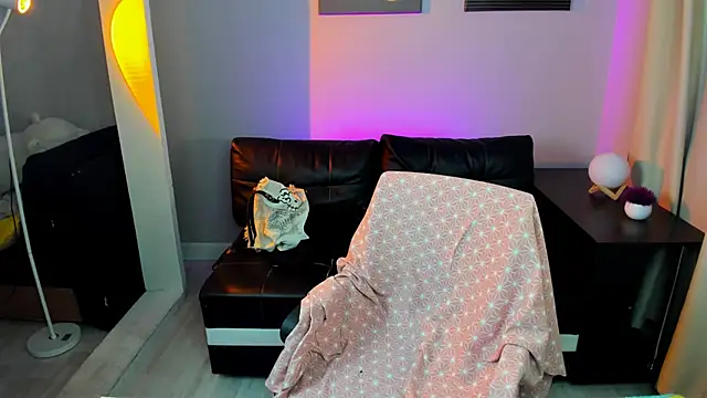 Cassie xKiss online show from June 10, 8:52 pm