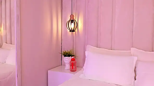Snapshot of bonniekim_ chatting on February 20, 3:52 pm bonniekim  online show from February 20, 3:52 pm