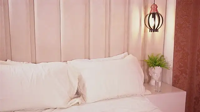 Snapshot of bonniekim_ chatting on October 7, 4:59 pm bonniekim  online show from October 7, 4:59 pm