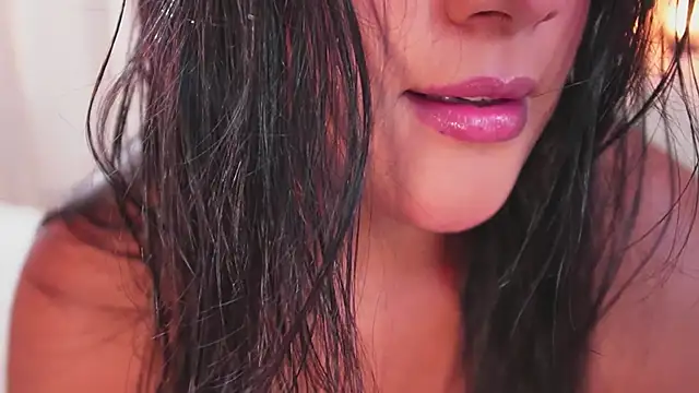 Snapshot of bonniekim_ chatting on November 11, 12:32 am bonniekim online show from November 11, 12:32 am