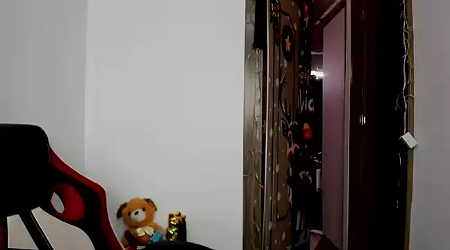 Sweet-Suck69 online show from December 28, 8:47 pm