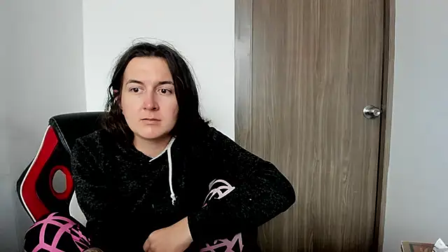 Sweet-Suck69 online show from February 16, 9:38 pm