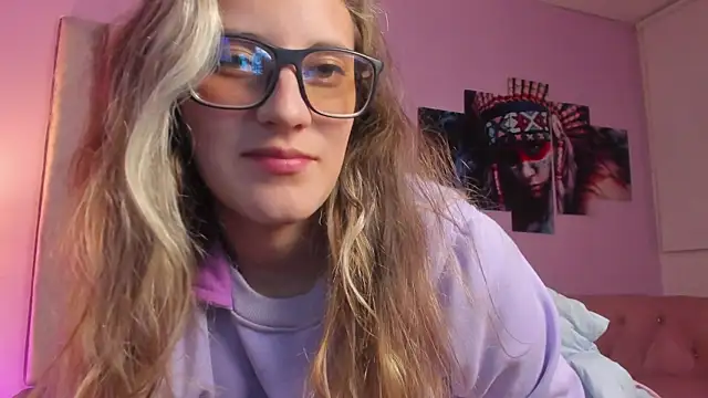 Snapshot of Giia_paiige18 chatting on December 14, 10:24 am Giia paiige18 online show from December 14, 10:24 am