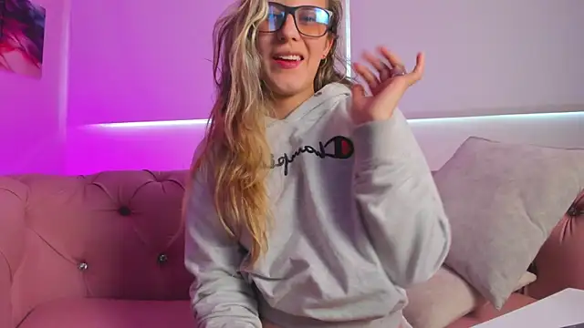 Snapshot of Giia_paiige18 chatting on December 29, 12:55 pm Giia paiige18 online show from December 29, 12:55 pm