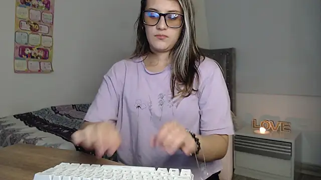 Snapshot of Giia_paiige18 chatting on March 21, 3:01 am Giia paiige18 online show from March 21, 3:01 am