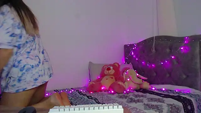 Snapshot of Giia_paiige18 chatting on March 22, 3:09 am Giia paiige18 online show from March 22, 3:09 am