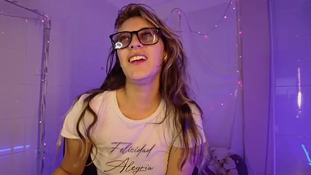 Snapshot of Giia_paiige18 chatting on October 9, 1:47 am Giia paiige18 online show from October 9, 1:47 am