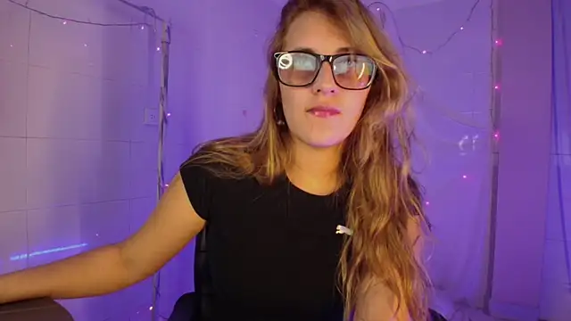 Giia paiige18 online show from January 5, 11:19 pm