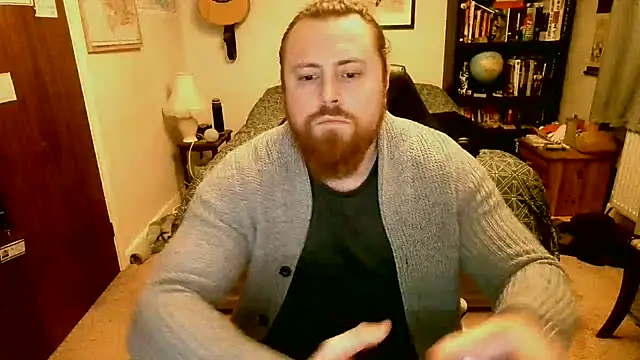 Hairy Guy30 online show from February 5, 10:33 pm