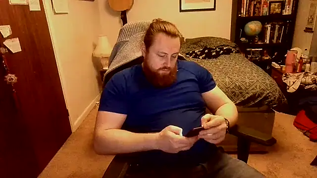 Hairy Guy30 online show from December 2, 11:34 pm