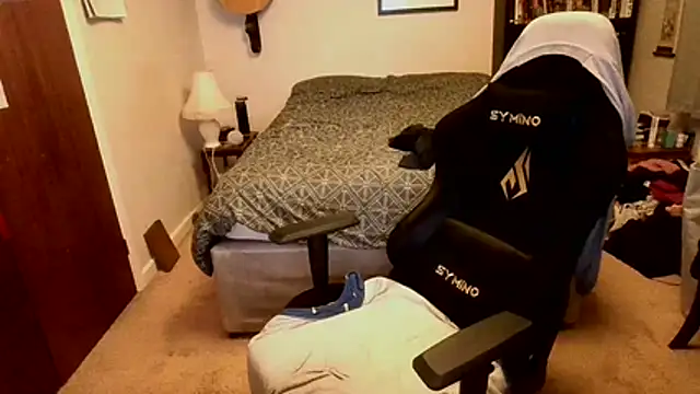 Hairy Guy30 online show from April 26, 12:41 am