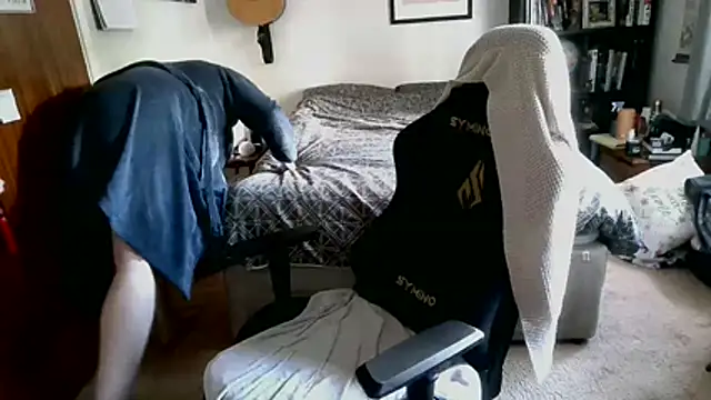 Snapshot of Hairy_Guy30 chatting on May 14, 3:41 pm Hairy Guy30 online show from May 14, 3:41 pm