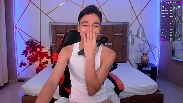 Snapshot of Gerony_ chatting on December 4, 7:28 am Gerony online show from December 4, 7:28 am