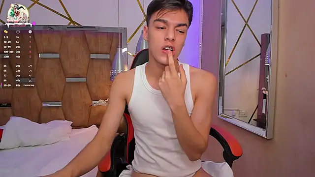 Snapshot of Gerony_ chatting on December 24, 7:49 am Gerony online show from December 24, 7:49 am